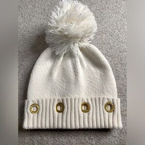 Steve Madden Pom Pom Beanie Hat Women Creme Color Gold Tone Grommets
